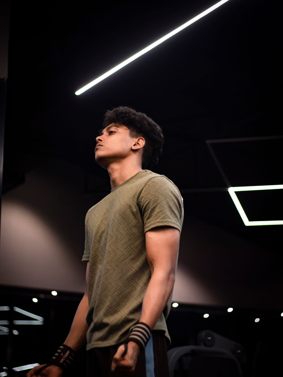Young athlete preparing to train in a Kochi gym